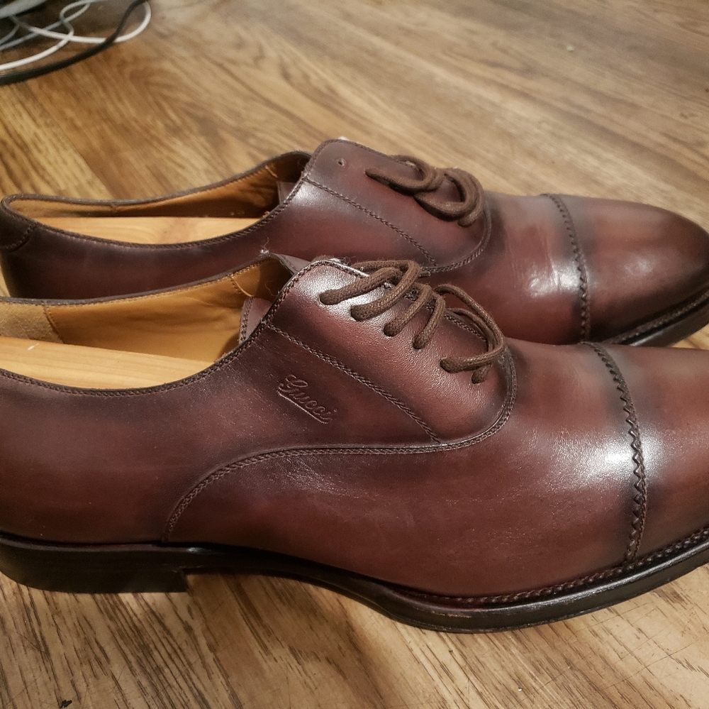 Gucci shoes size 10.  Brown cap toed Oxford leather dress shoes.